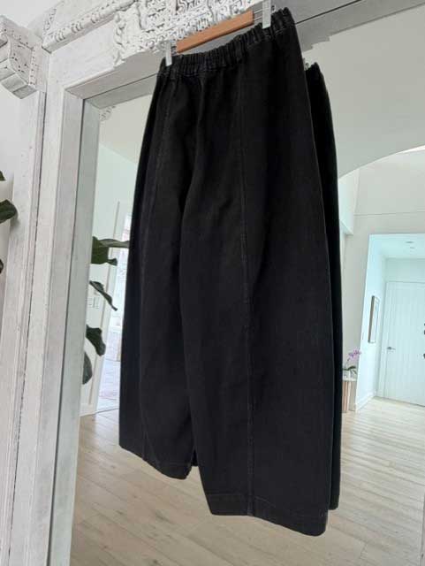 Blackbird Barrel Jeans