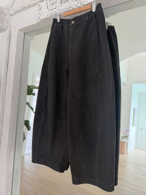 Blackbird Barrel Jeans